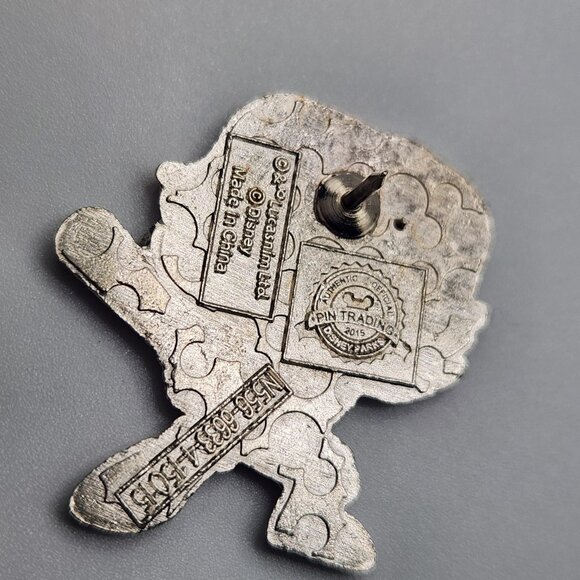 Disney Pin‎ Trading Cute Star Wars Mystery Pin Luke Skywalker Star Wars 2015 - Picture 2 of 3